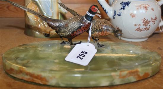 Austrian cold-painted bronze pheasants & onyx ashtray(-)